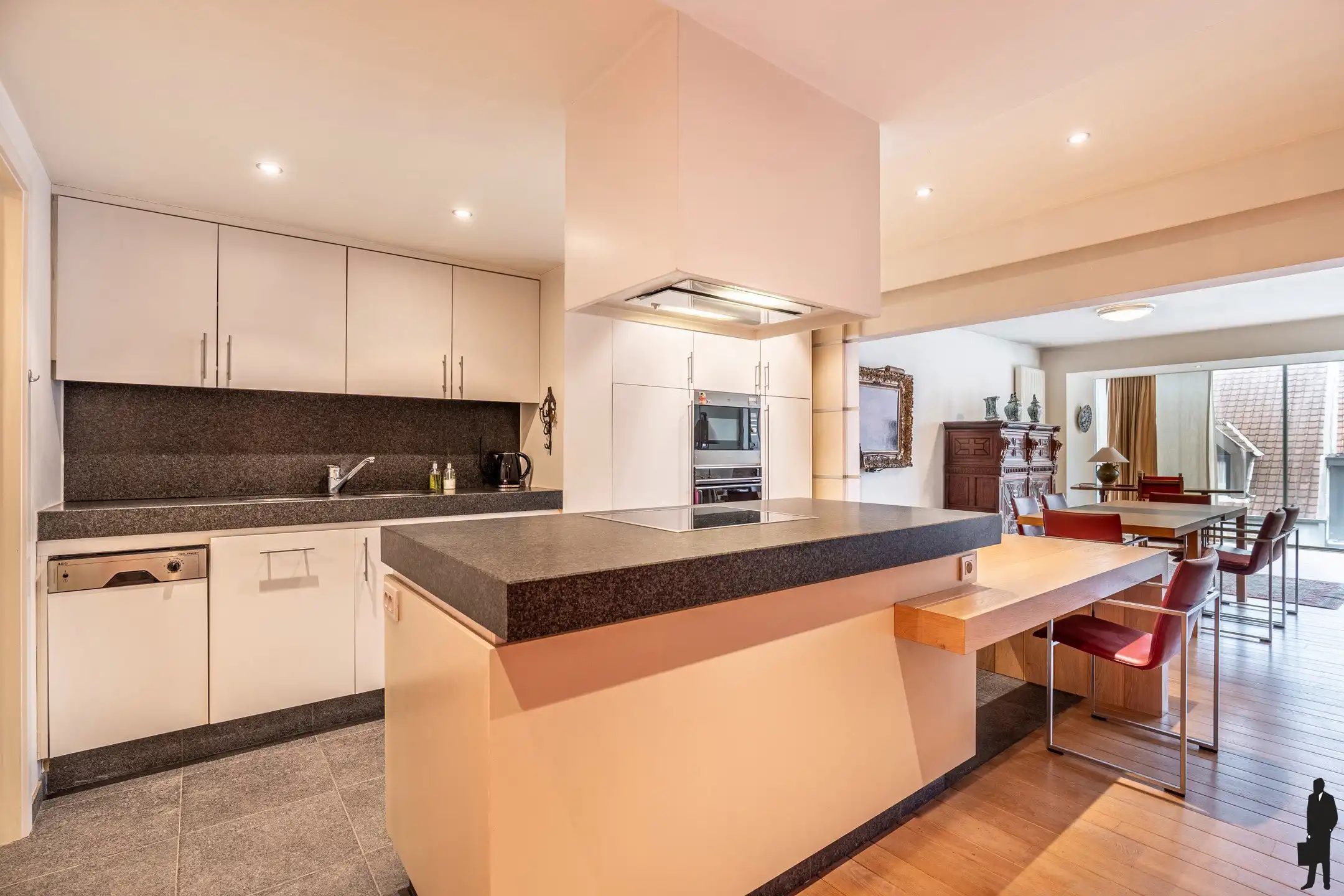 Instapklaar appartement van ca. 144 m² met garage foto 14