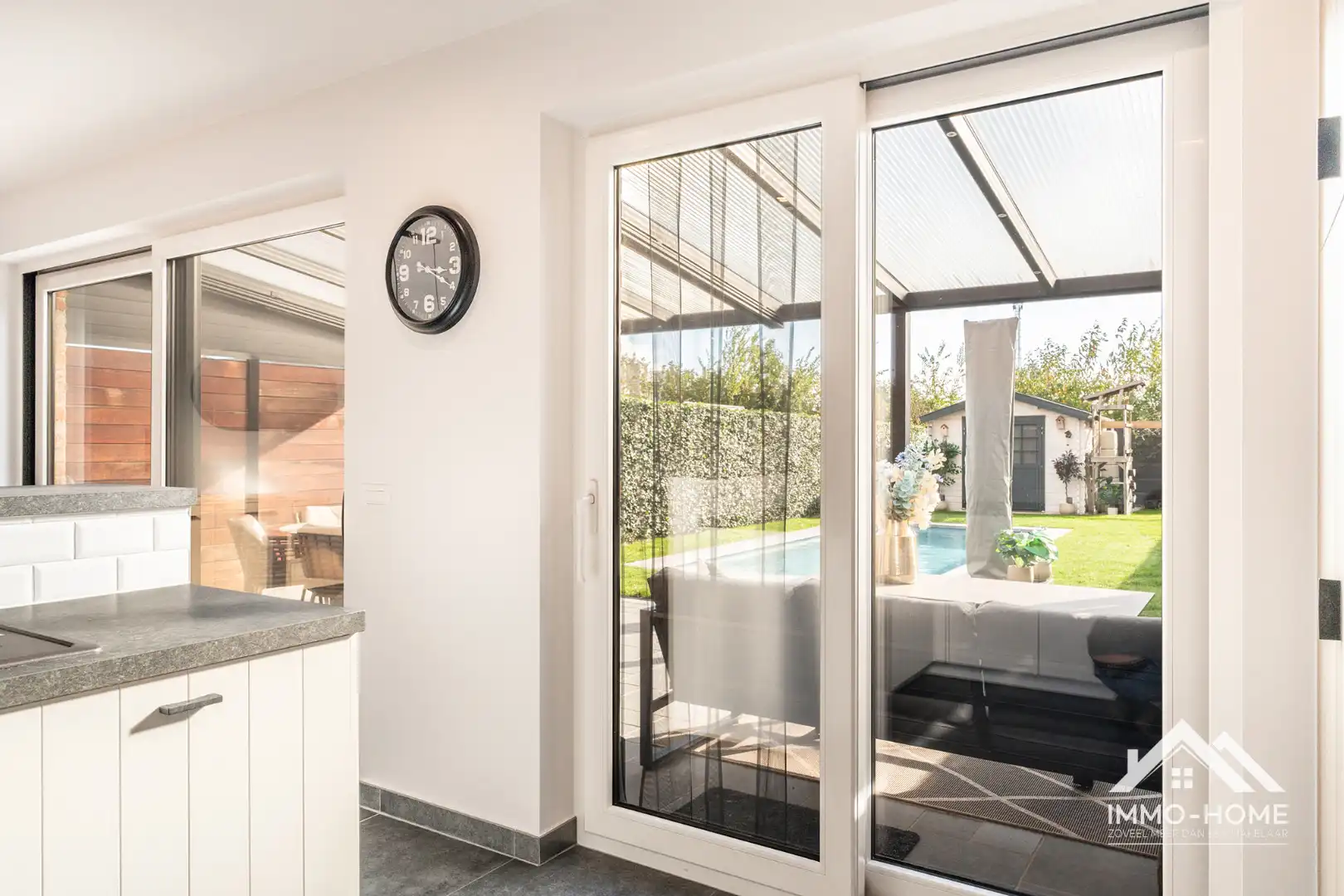 Prachtige instapklare woning met zwembad!  foto 14
