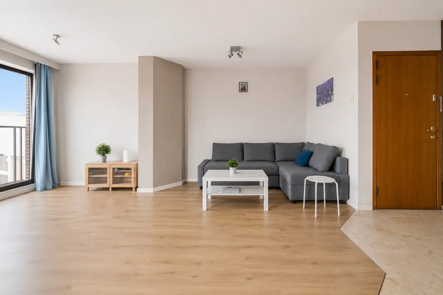 Instapklaar appartement aan de markt in Zele foto 5