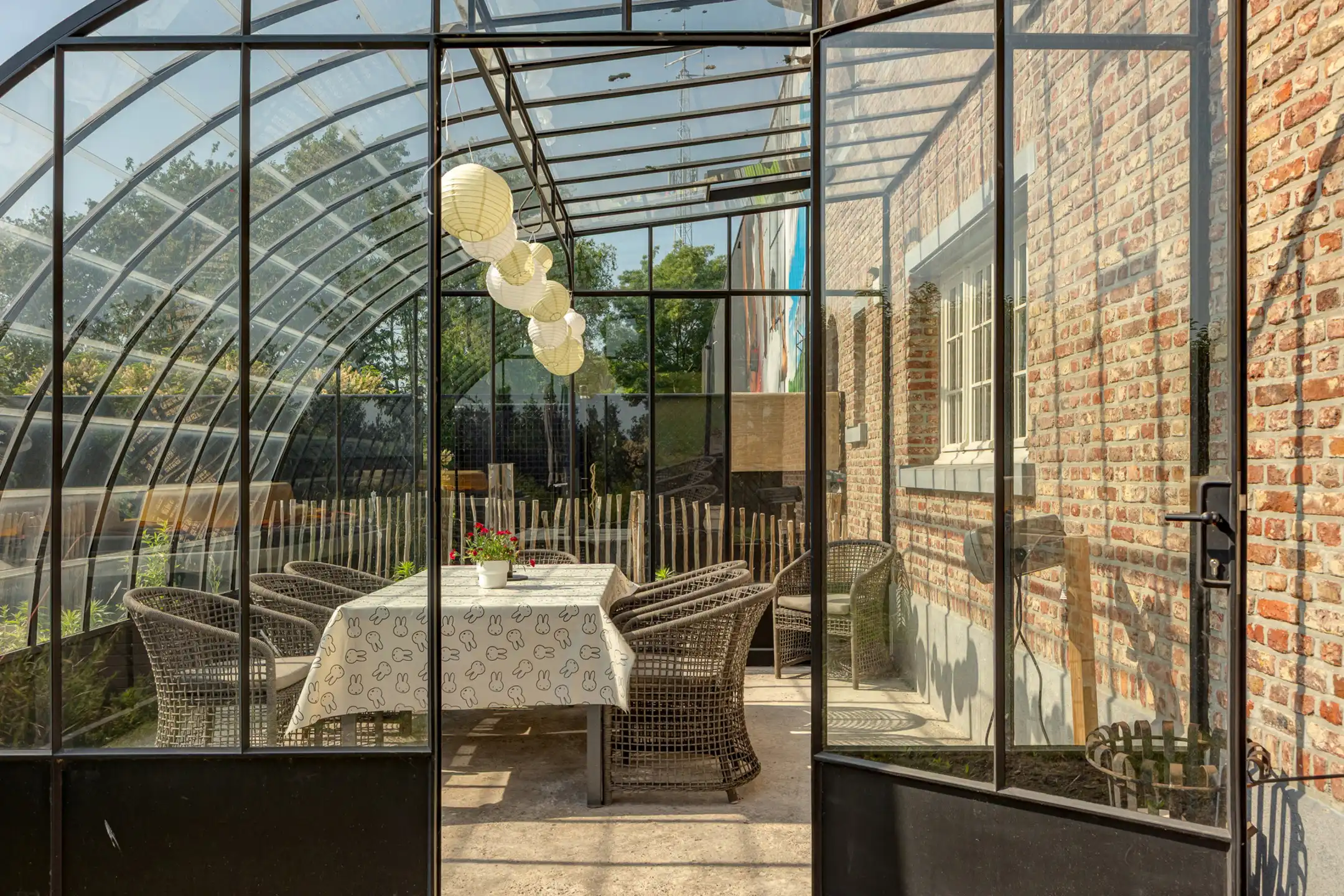 Magazijn met showroom, kantoren en prachtige woning te koop foto 21