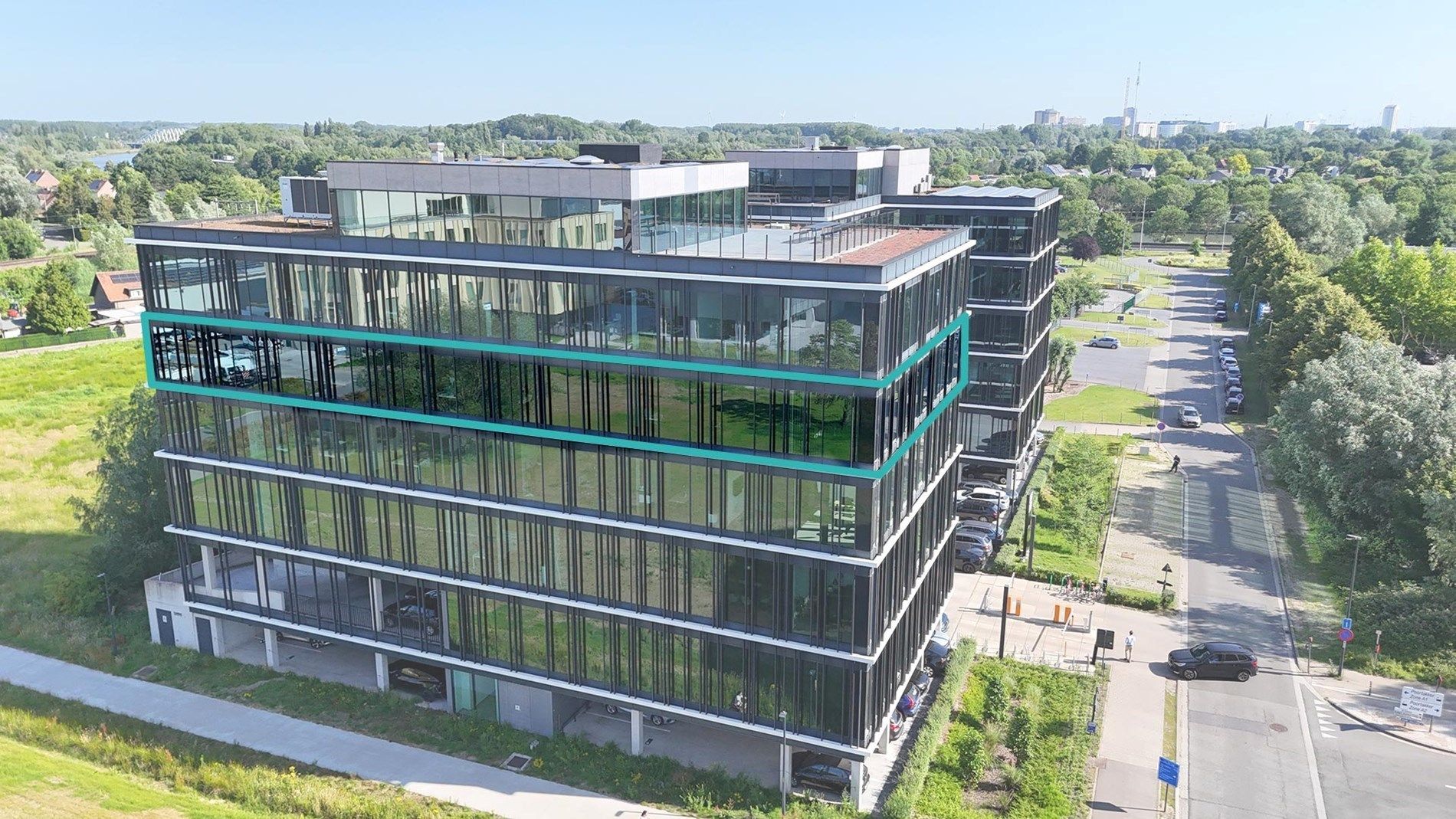 Full-service kantoren in prestigieus kantoorgebouw Pulse aan The Loop  foto 14