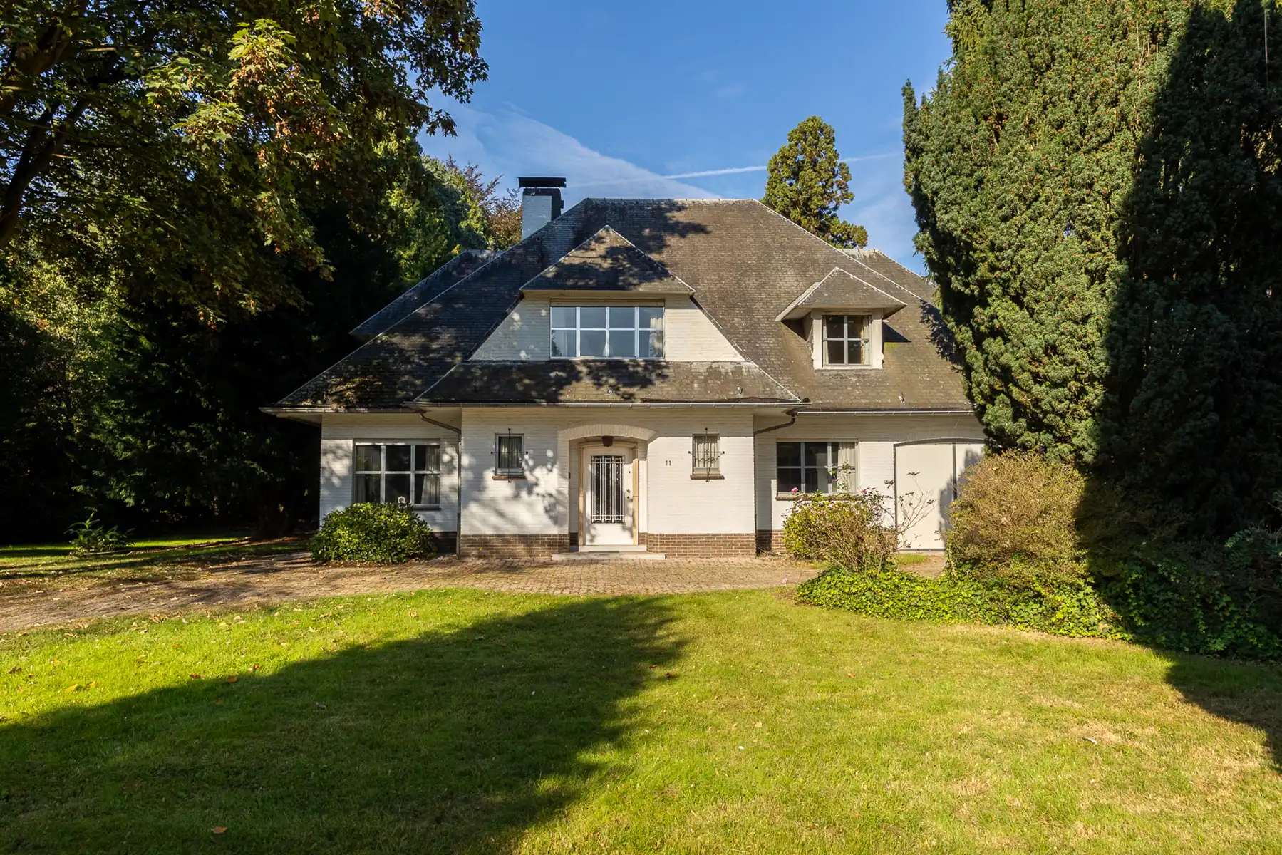 Hoofdfoto van de publicatie: CHARMANTE VILLA OP UITZONDERLIJK PERCEEL VAN 4.656M²