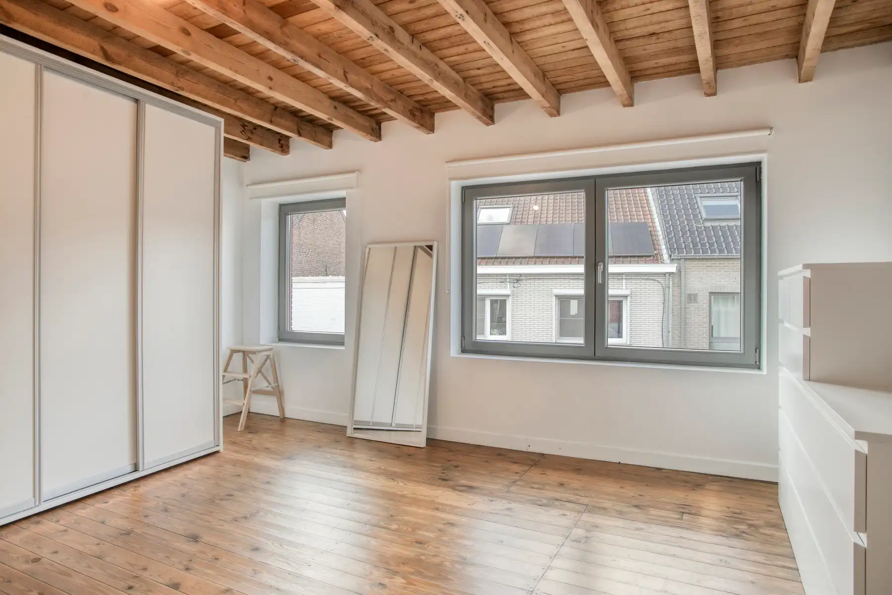 HOB met 3 slaapkamers en aangename tuin/terras foto 12
