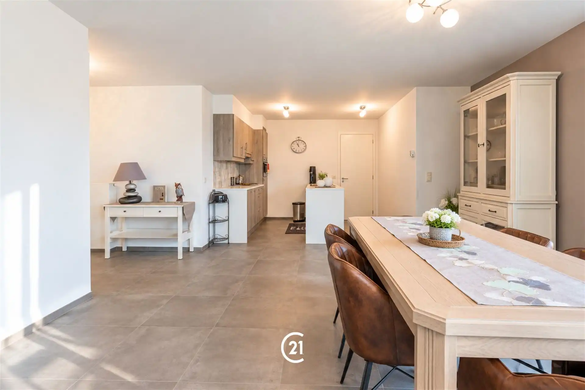 Energiezuinig wonen met terras & parking! foto 2