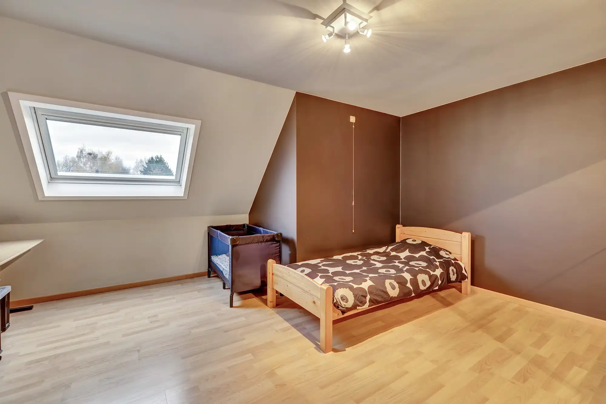 Unieke combinatie van wooncomfort, atelier en tuin foto 14
