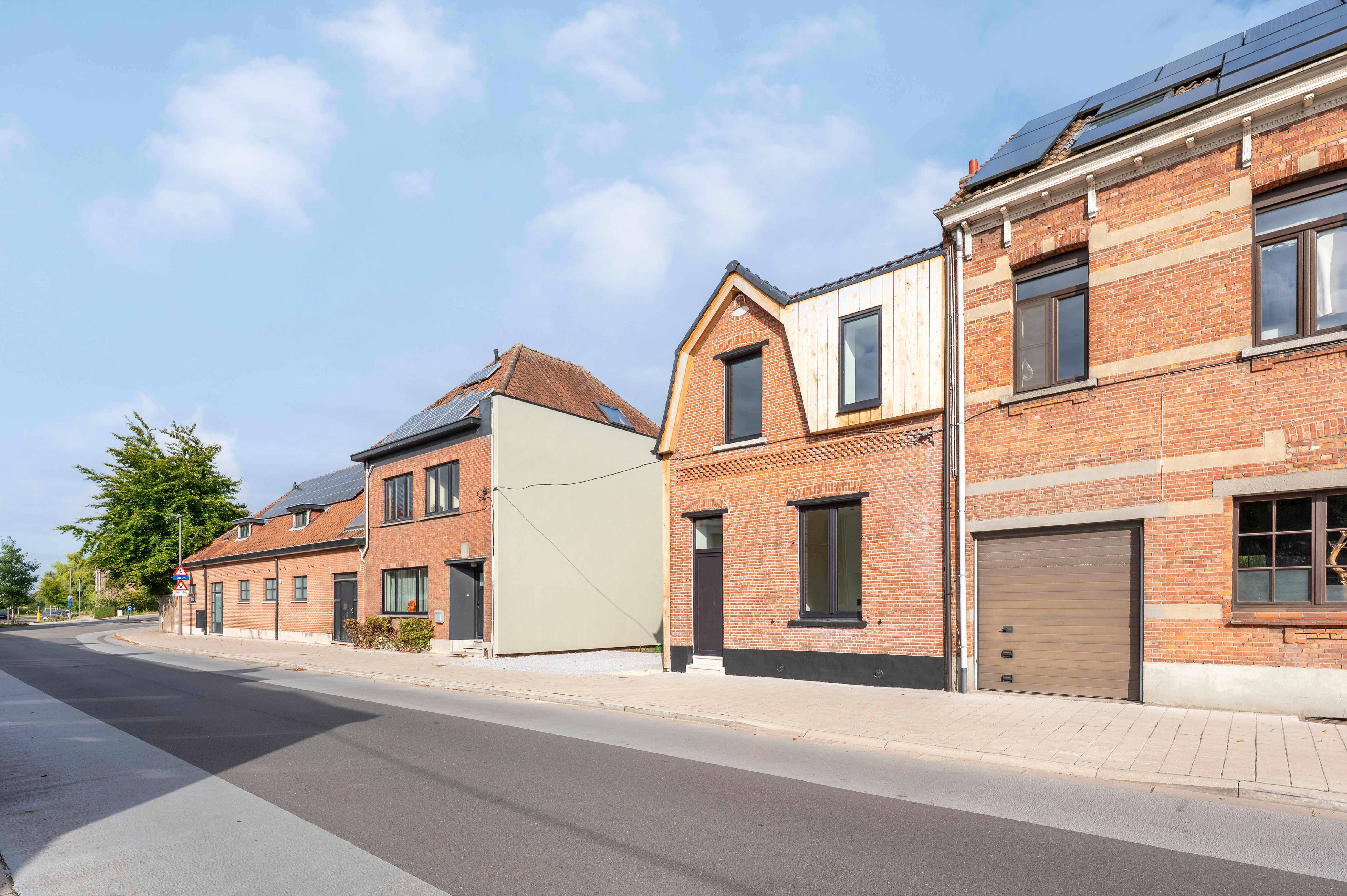 Volledig gerenoveerde gezinswoning met tuin en 3 slaapkamers in Ekeren te huur! foto 23