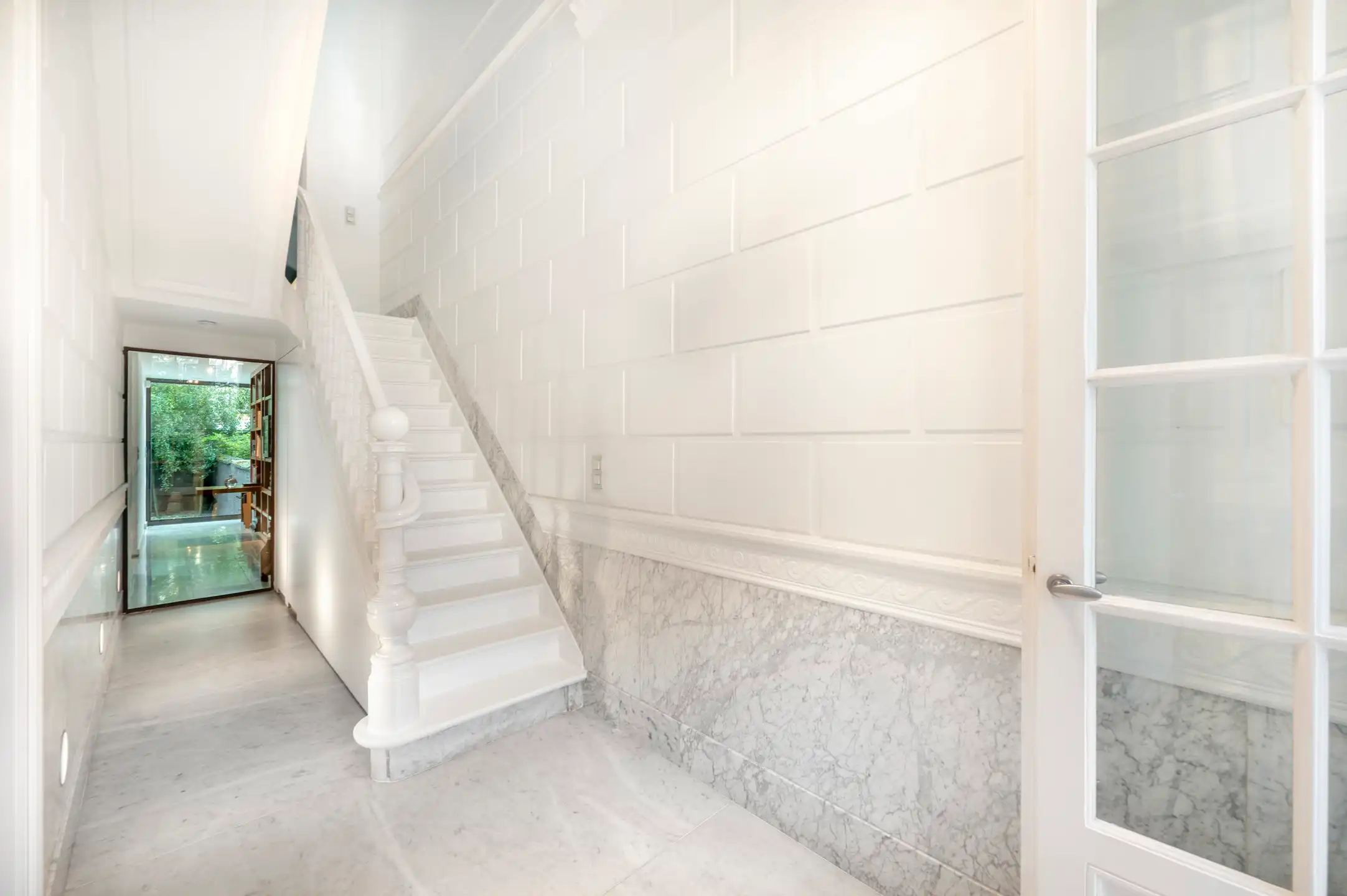 ANTWERPEN-ZUID - Stijlvol herenhuis met sauna en zwembad foto 13