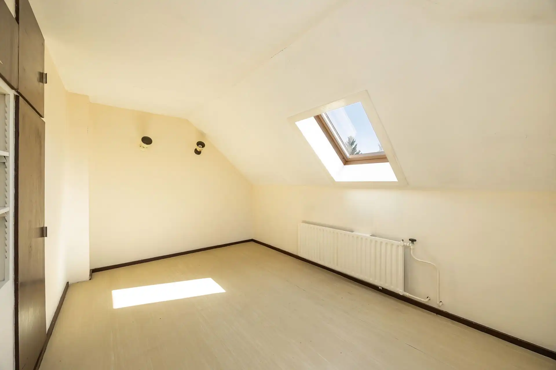 Ruime halfopen bebouwing met 5 slaapkamers, garage en zonnige tuin op toplocatie! foto 32