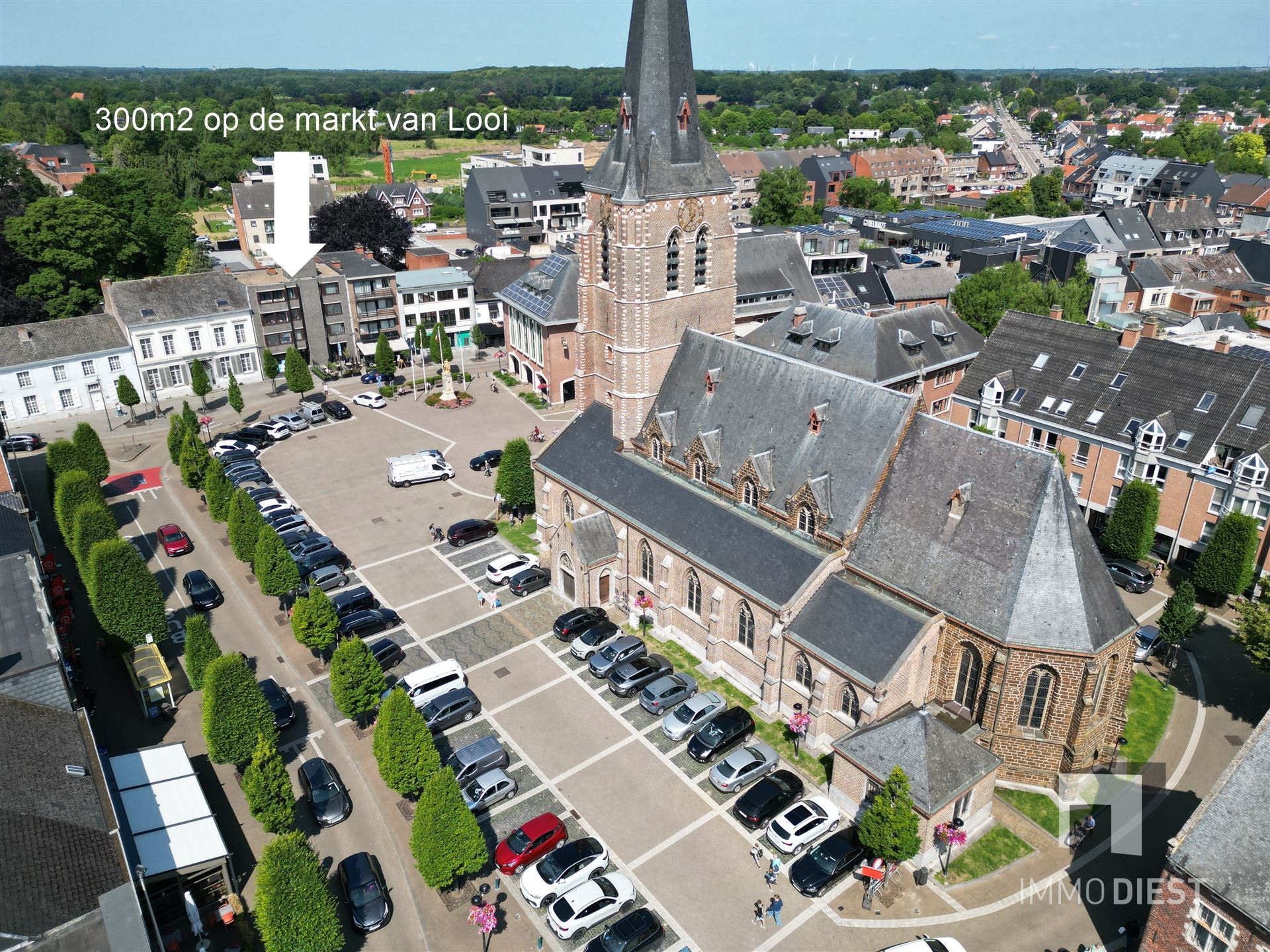 Handelsgelijkvloers 300m2 met 9 autostaanplaatsen foto 2