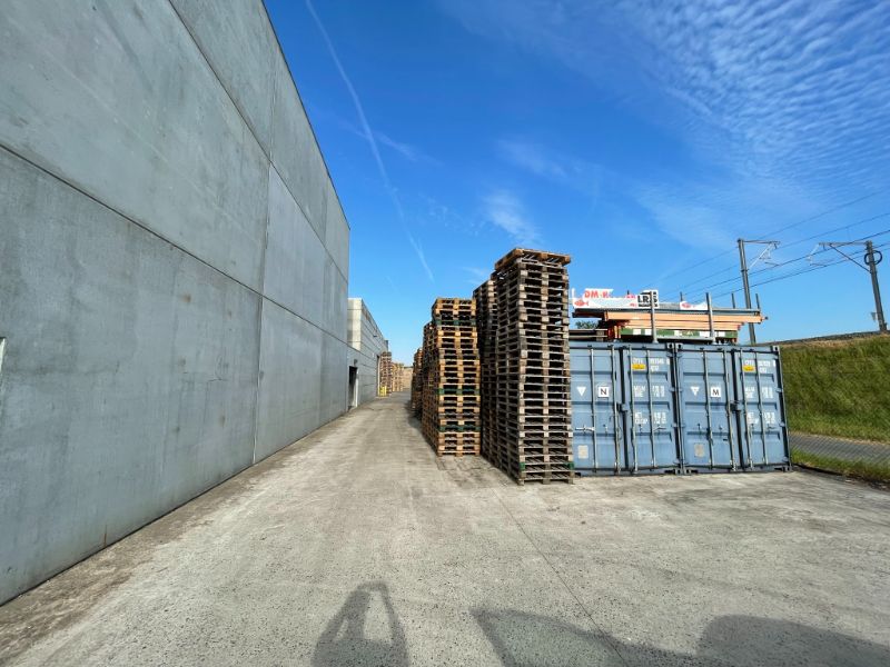 Bedrijfsgebouw op goede locatie in Deinze te huur foto 20