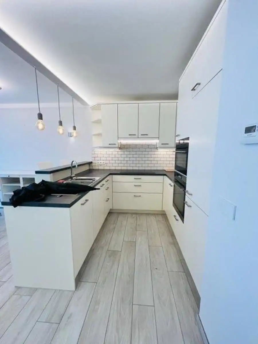 Prachtig gemeubeld 3-slaapkamer app. met front scheldezicht foto 8