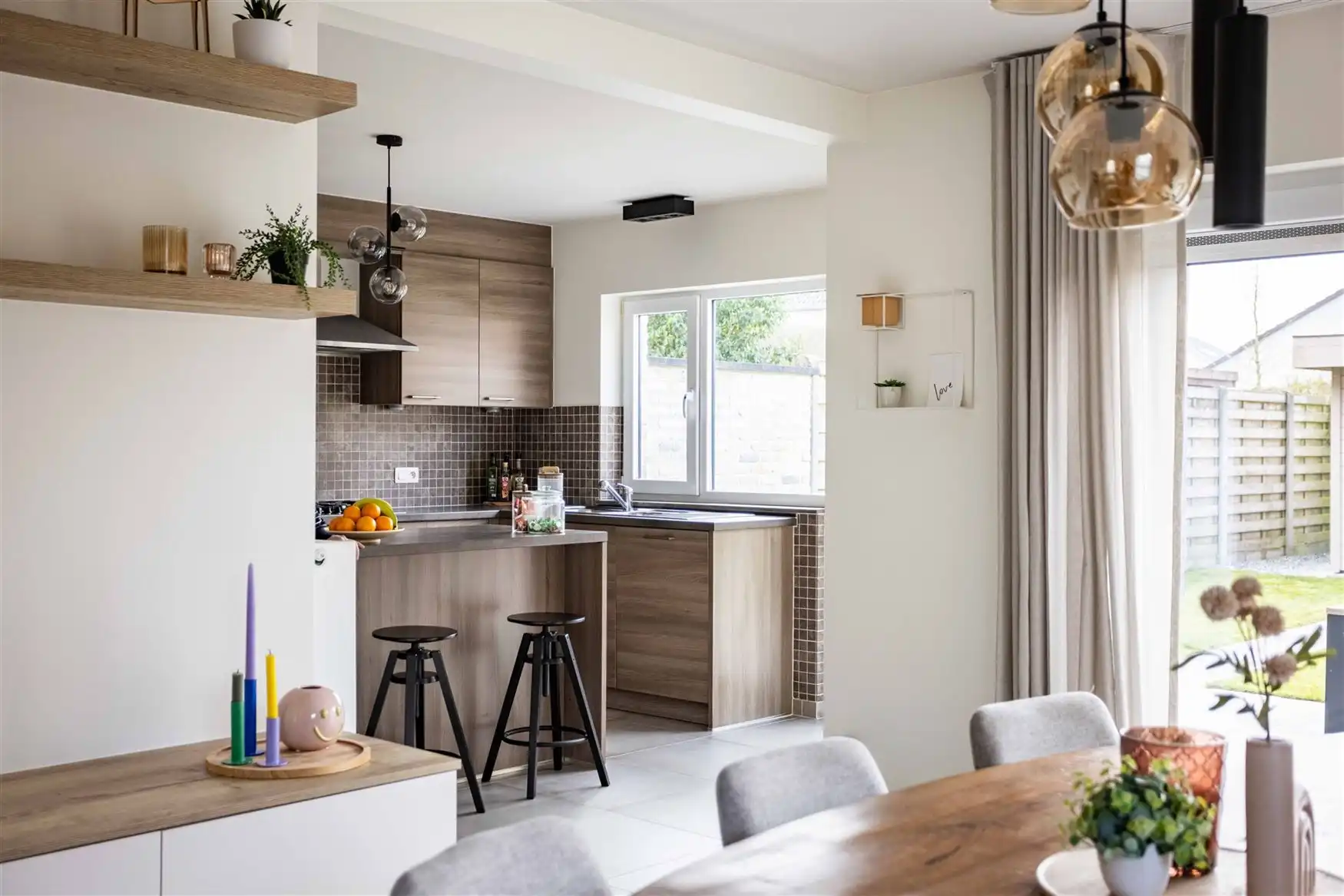 Instapklaar gezinshuis met zonnige tuin foto 9