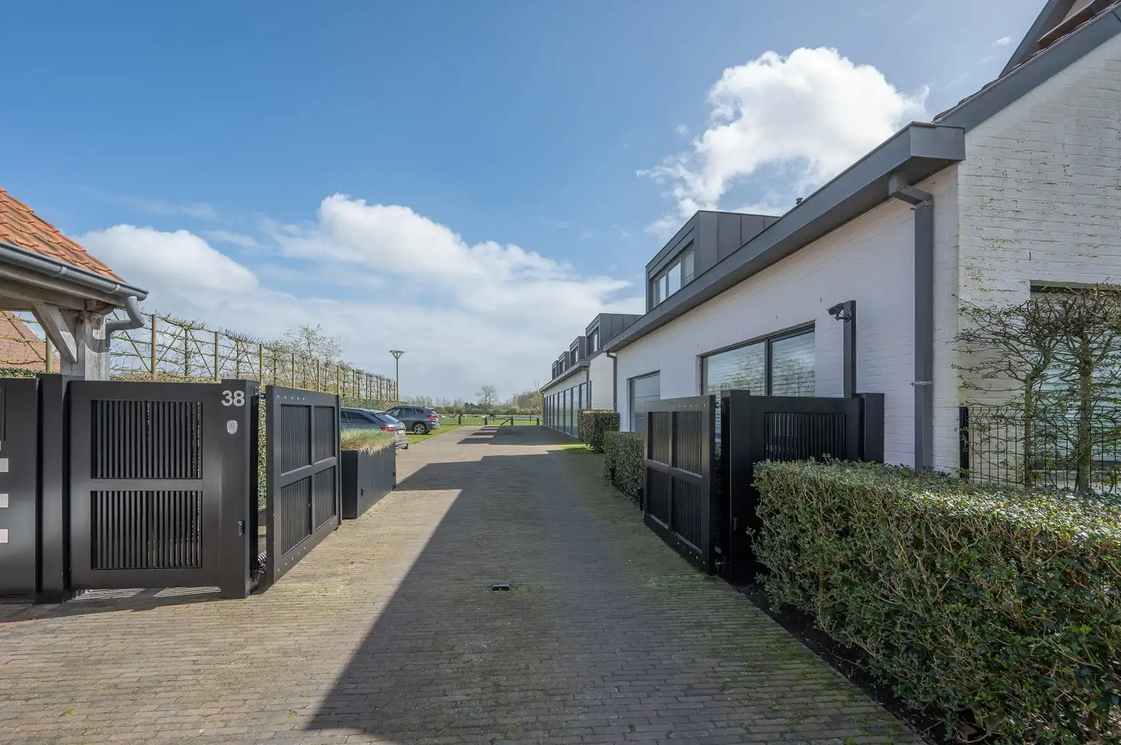 Prachtige, lichtrijke woning vlakbij het pittoreske Oosthoekplein in het Zoute op wandelafstand van de zee en het Zwin. foto 26