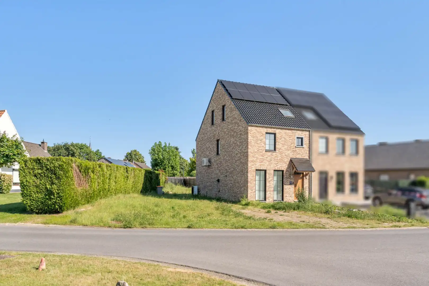 Moderne nieuwbouwwoning, 5 slpk, op een perceel van 4a31ca. foto 2
