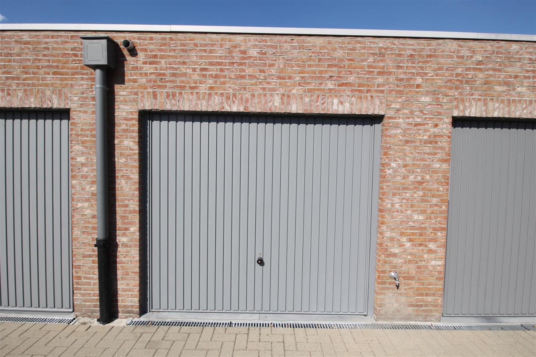 2-slaapkamer appartement op de 1ste verdieping rechts met lift, terras en garage. foto 11