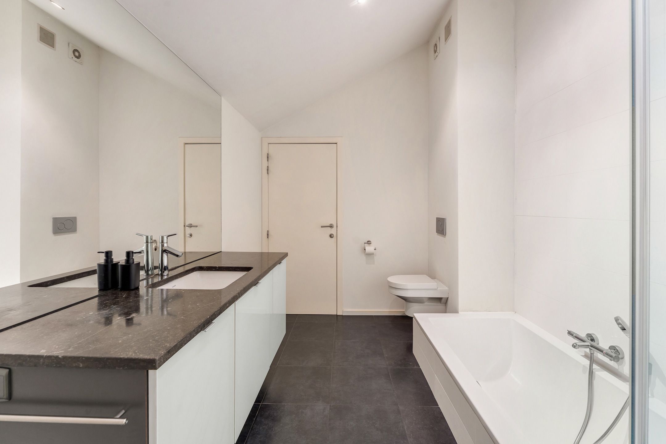 Eigentijdse architectuur en moderne luxe in Hees foto 18