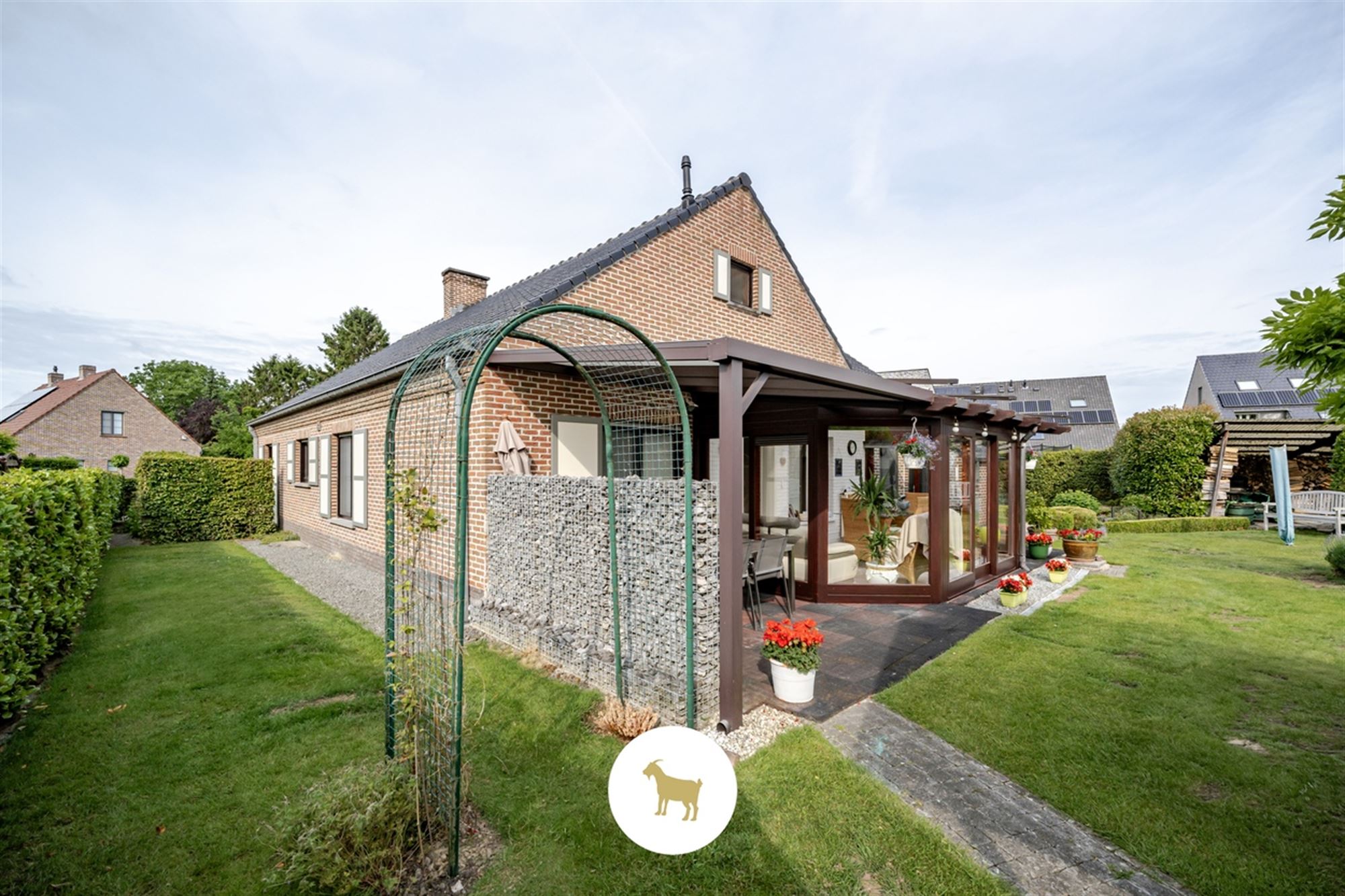 Instapklare LAAGBOUWVILLA met 3 slaapkamers, bureauruimte, veranda en garage op een ruim perceel van ca. 796 m² foto 22