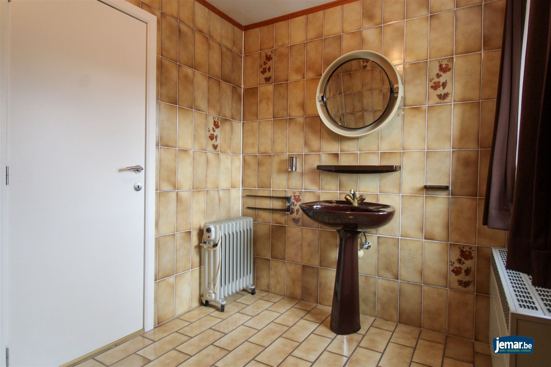 Instapklare en perfect onderhouden woning met 3 slaapkamers, 2 badkamers en een prachtige tuin van 6a74ca  in hartje Maasmechelen! foto 13