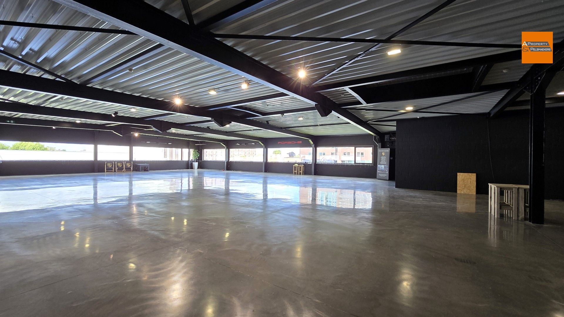 Toplocatie aan het water: Ruim handelspand (1200m²) te huur in Leuven!  foto 5