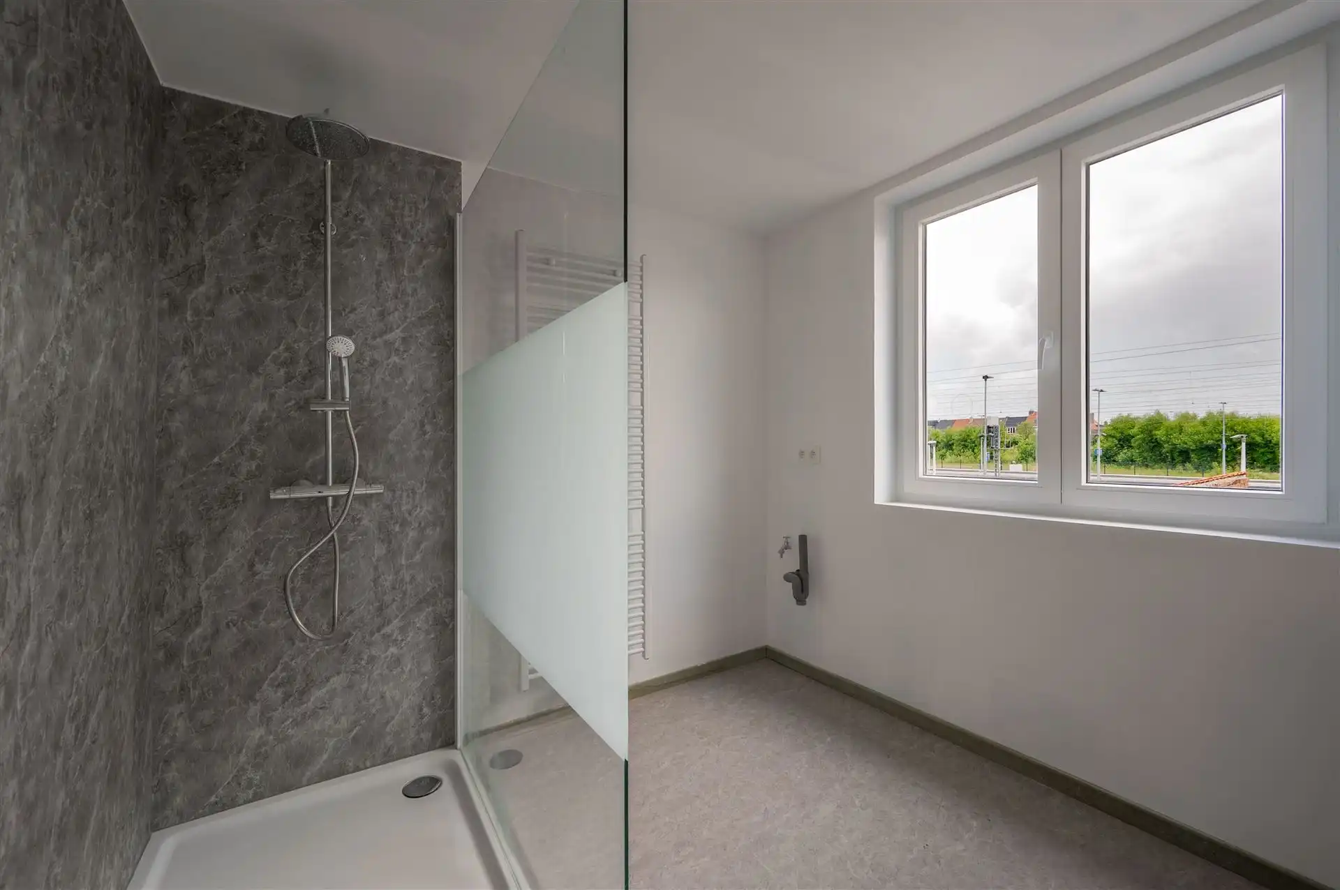 Gerenoveerd appartement met 3 slaapkamers foto 8