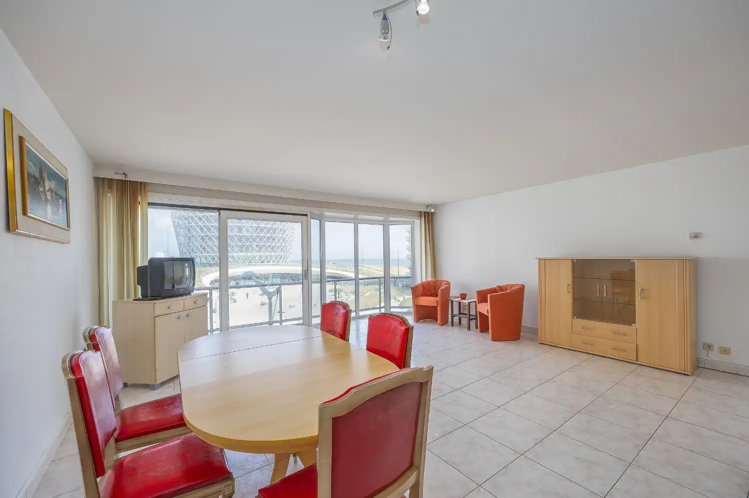 Uniek appartement met frontaal zicht op het casinoplein (met zeezicht!) foto 10