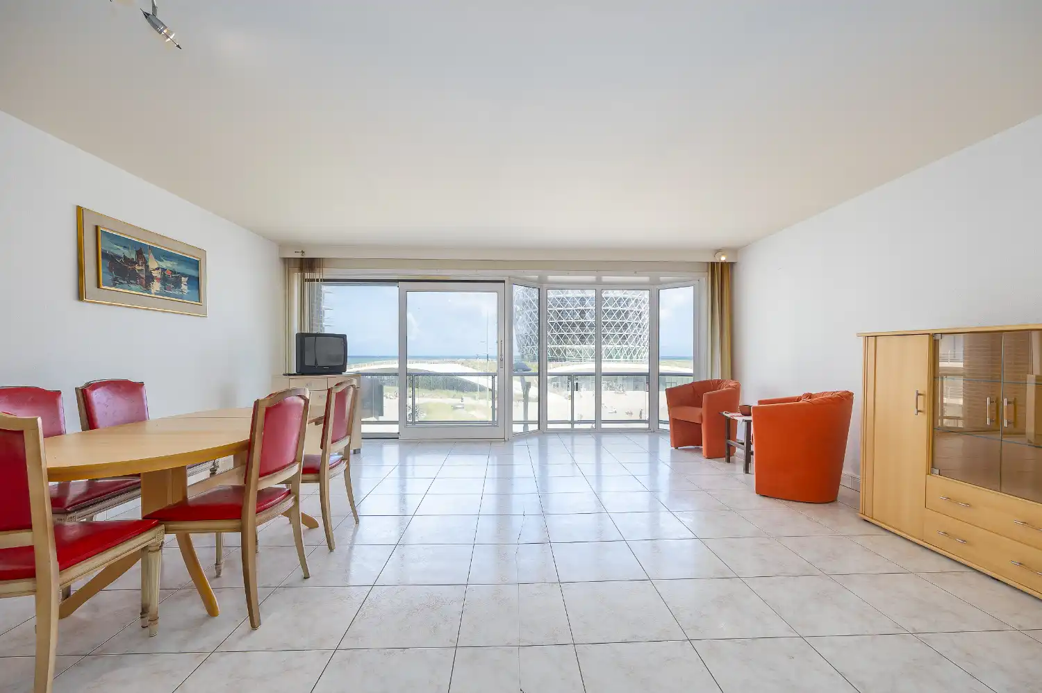 Uniek appartement met frontaal zicht op het casinoplein (met zeezicht!) foto 2