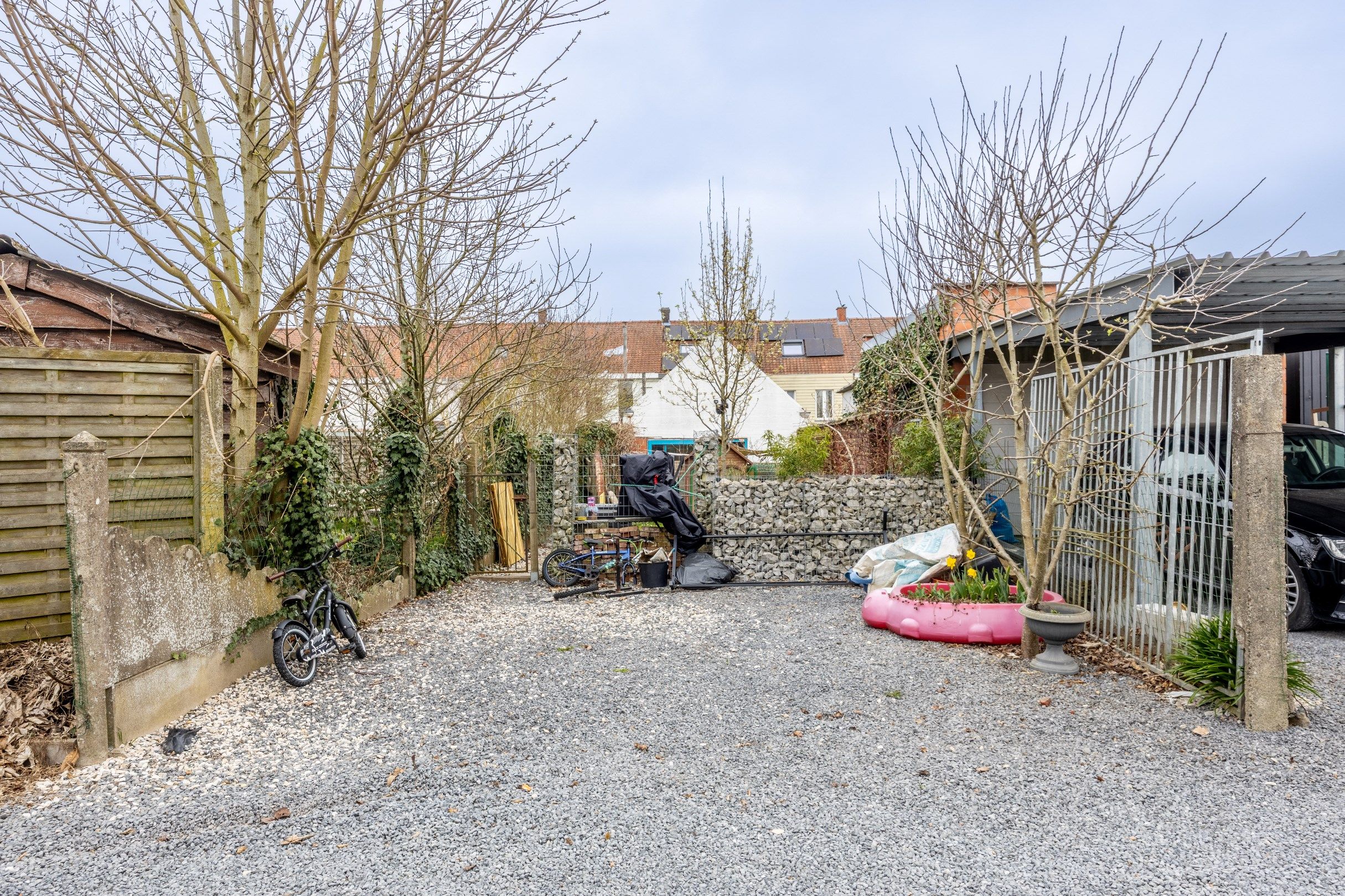 CHARMANTE GEZINSWONING MET MAGAZIJN EN UITWEG foto 24