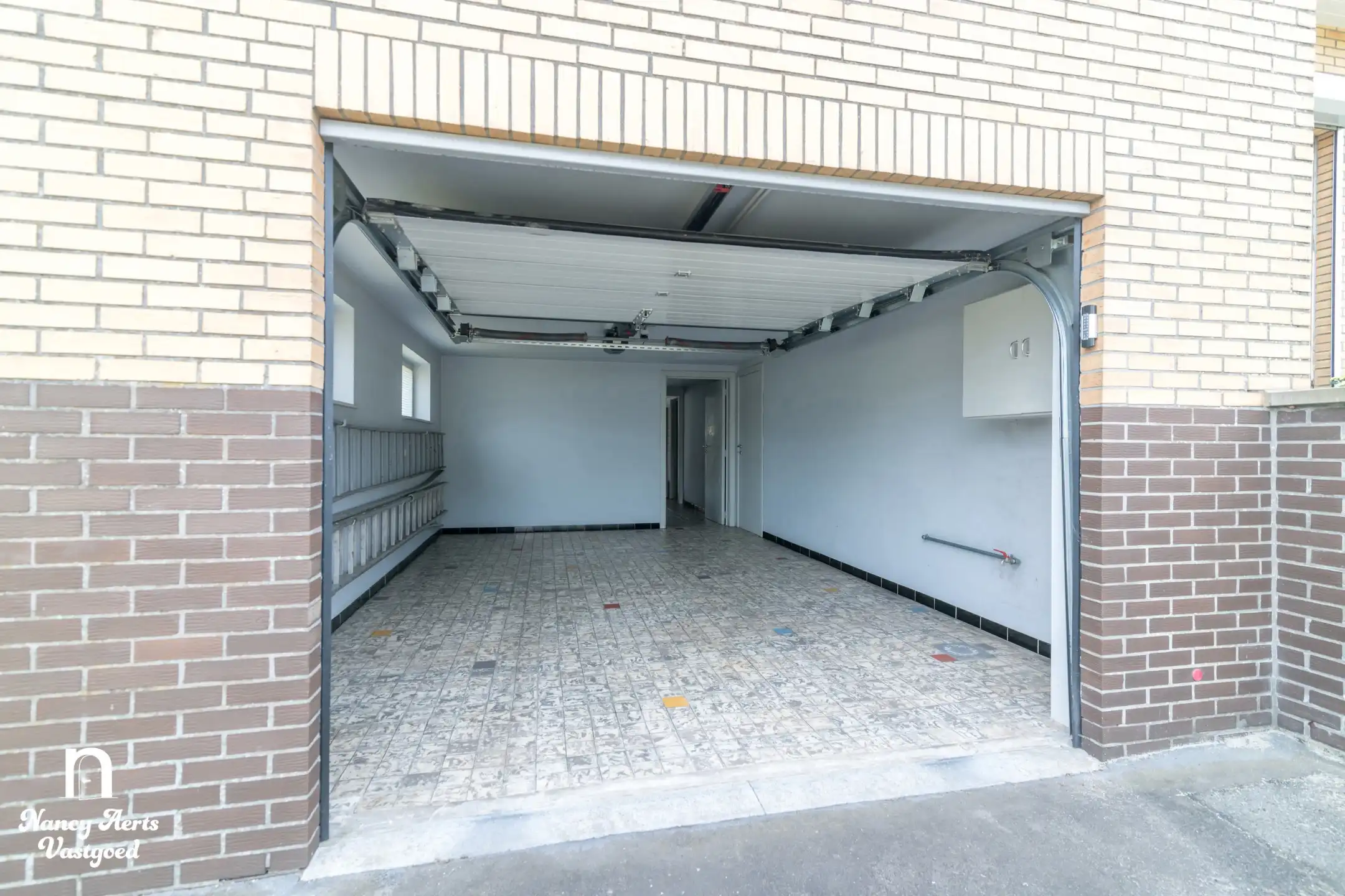 Uitstekend onderhouden split‑level woning in groene omgeving foto 24