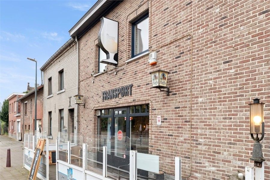 HANDELSHUIS MET PARKING OP EEN TOPLOCATIE IN LINTER foto 3