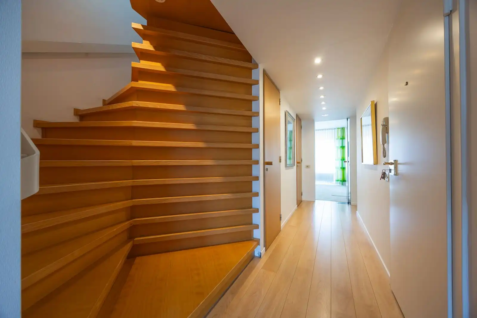 Exclusief duplex penthouse met 4 slpk en zonnige terrassen pal aan zee foto 11