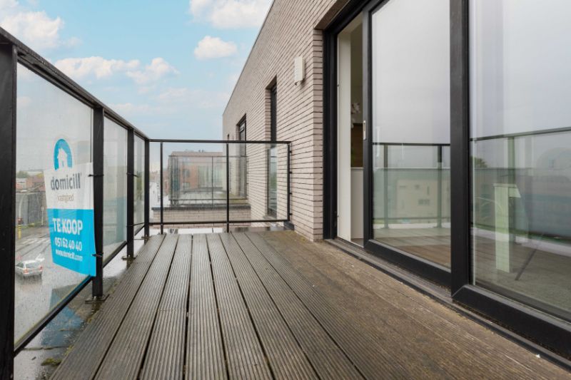 Roeselare Residentie Arena: Penthouse - Dichtbij scholen en winkels - Twee terrassen- Twee slaapkamers. Derde verdiep foto 14