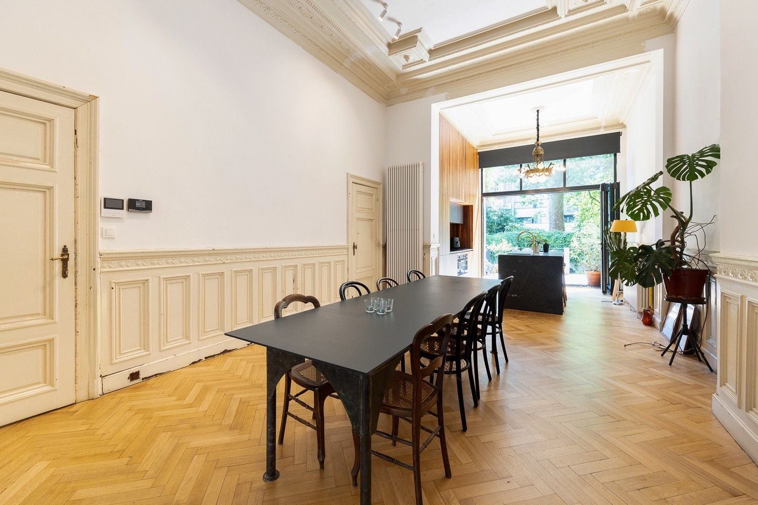 IN OPTIE: Kevin@wellimmo.net voor meer info! Top notch duplex in monumentale meesterwoning te Antwerpen-centrum met privatieve tuin en zwembad (EPC B!), uniek vastgoedobject! foto 9