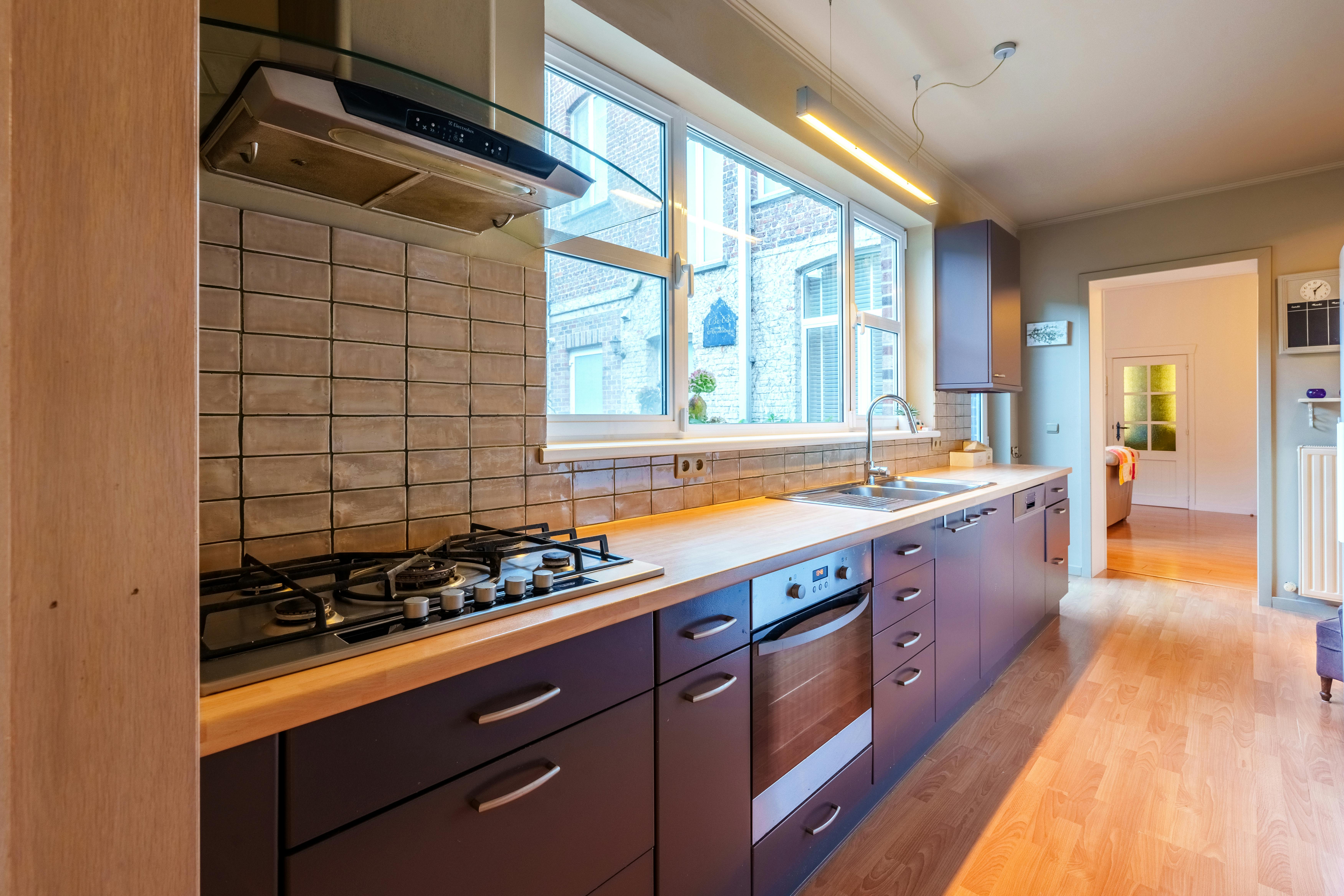 Uniek herenhuis in hartje Ieper met 8 slaapkamers en 7 badkamers  foto 6