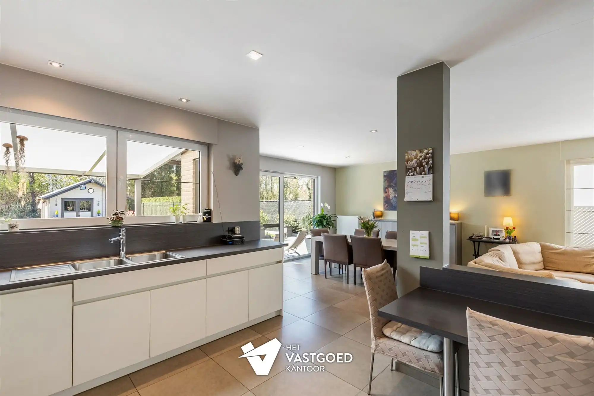 PERFECT ONDERHOUDEN GEZINSWONING MET 3 SLAAPKAMERS OP 7A27CA IN HET RUSTIGE KORSPEL foto 9