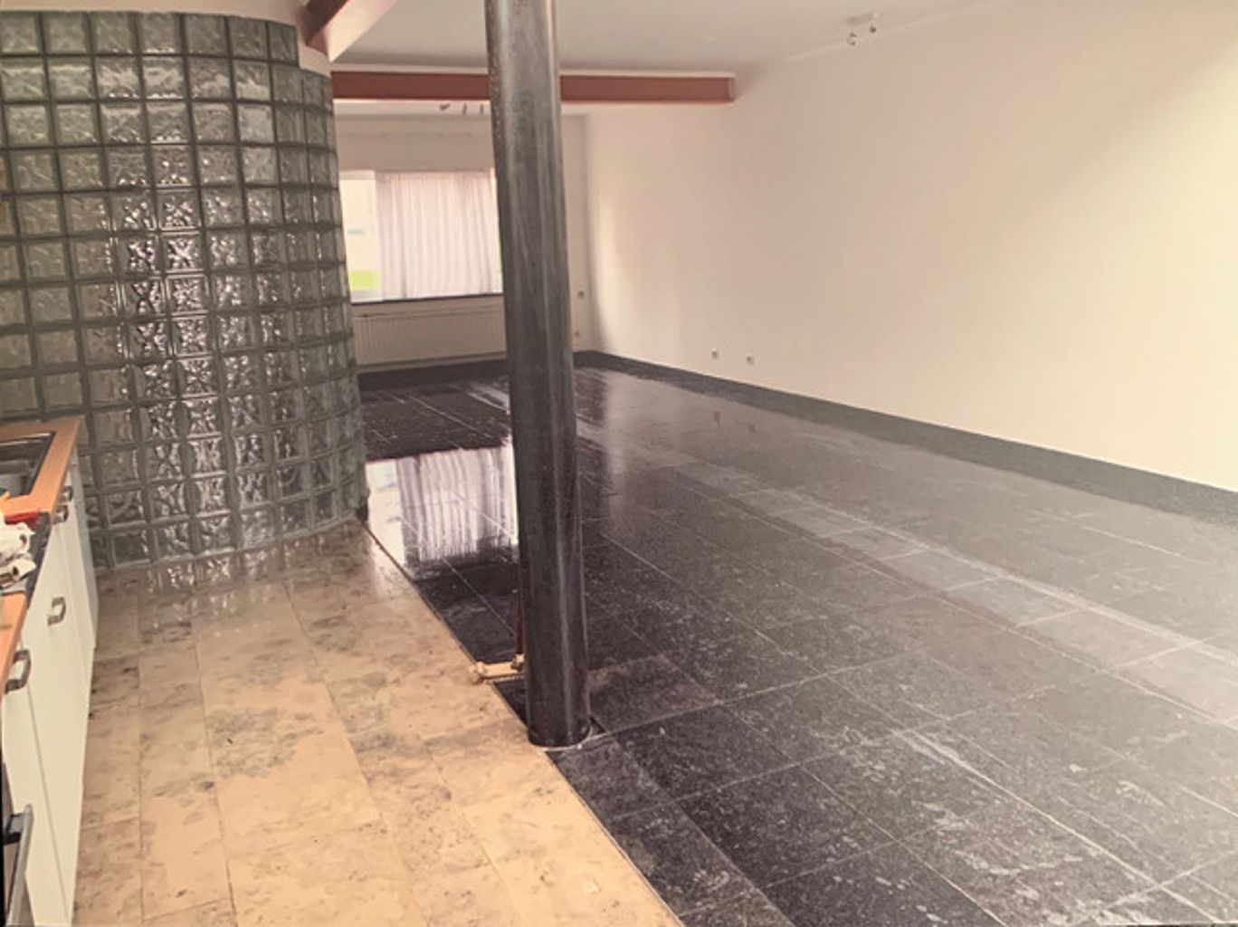 immo DAVID stelt voor: ruime gerenoveerde 2-gevelwoning foto 5