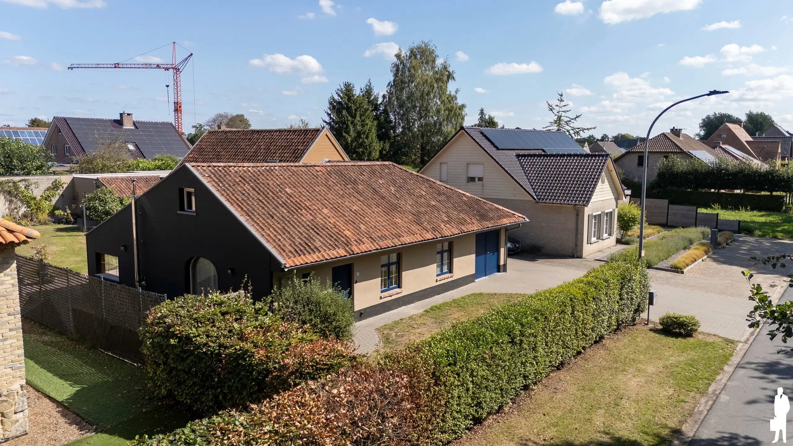 Vrijstaande villa met 4 slpk. gelegen op de dijk van kanaal  foto 44