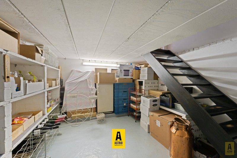 Karaktervolle voormalige dokterswoning met zee aan ruimte en mogelijkheden! foto 25