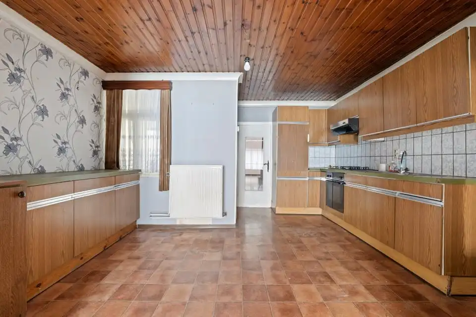 TE RENOVEREN WONING MET TUIN IN HEERS foto 9