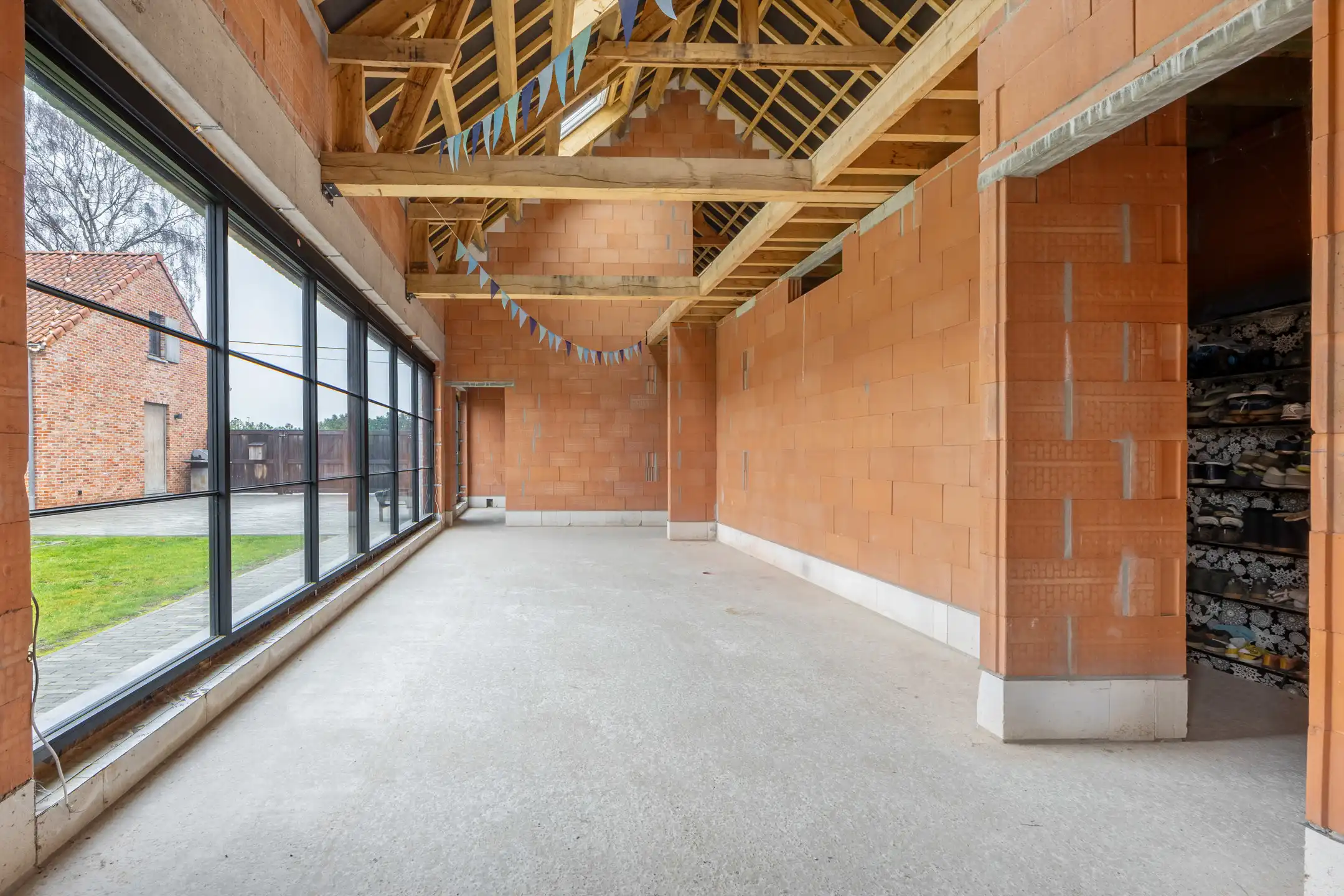 Langgevelhoeve met bijgebouw op rustige landelijke locatie foto 17