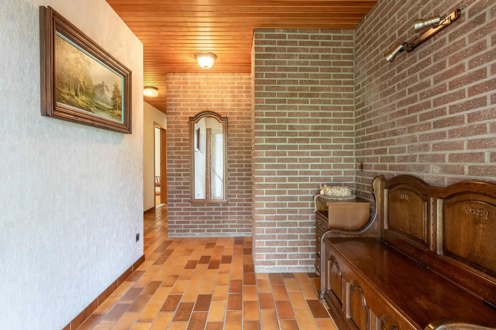 Ruime open bebouwing met 6 slaapkamers op een perceel van 13a 44ca foto 4