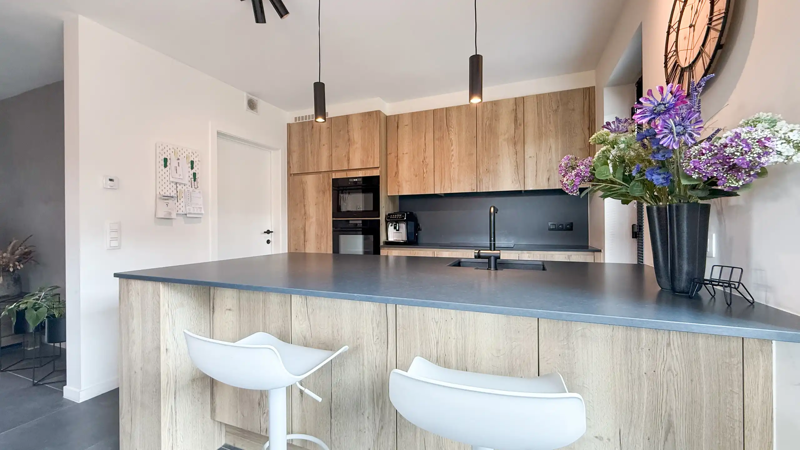Moderne halfopen woning met 3 slpks en tuin! foto 14