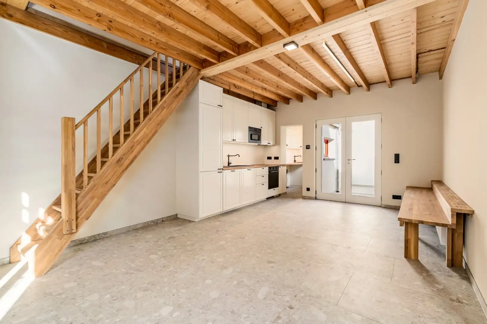 Energiezuinige gerenoveerde rijwoning - centrum Brugge foto {{pictureIndex}}
