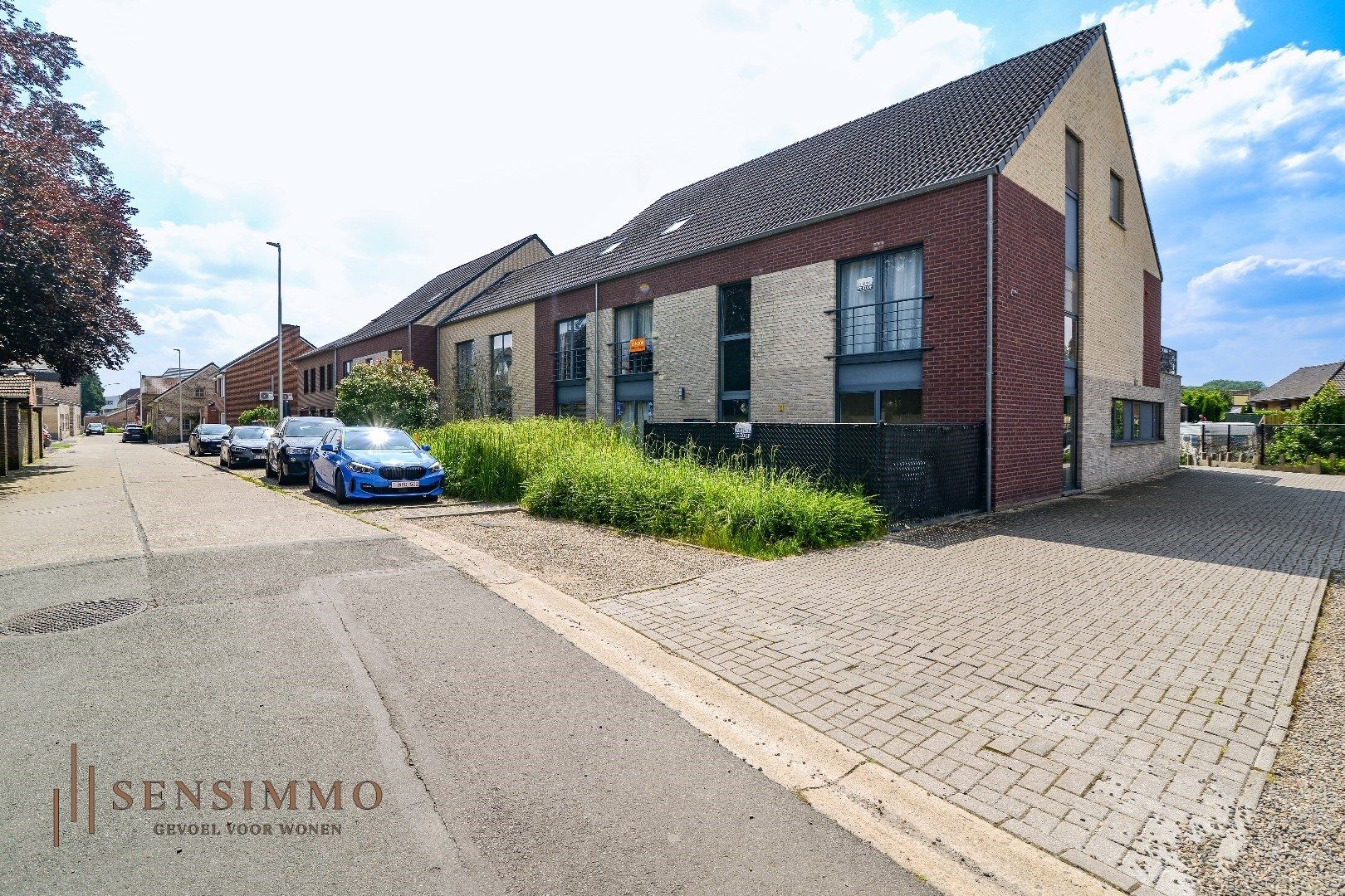 Duplexappartement met 2 slaapkamers en eigen parking  foto 1