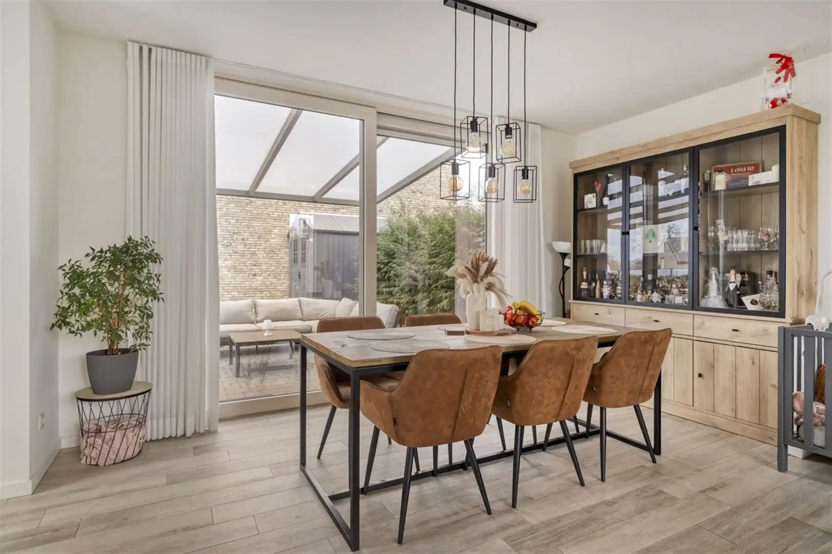 TE KOOP: Recente, lichtrijke woning met 3 slaapkamers te Tessenderlo! foto 6