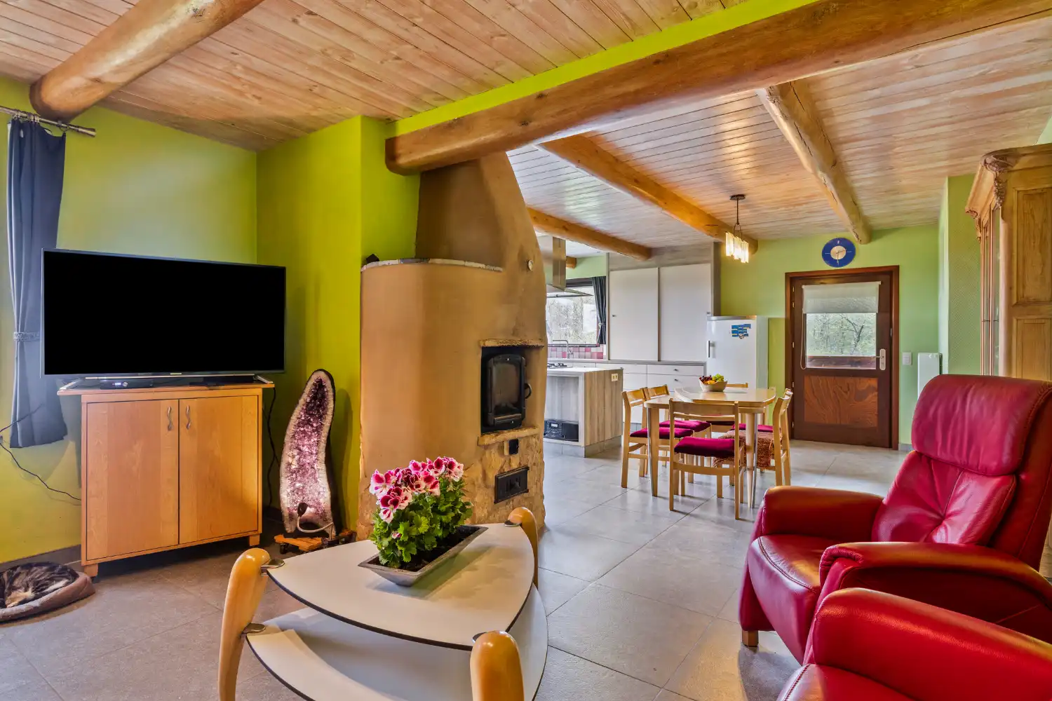 Karaktervolle en zeer ruime woning met Gîte en Chambre d’Hôtes foto 3