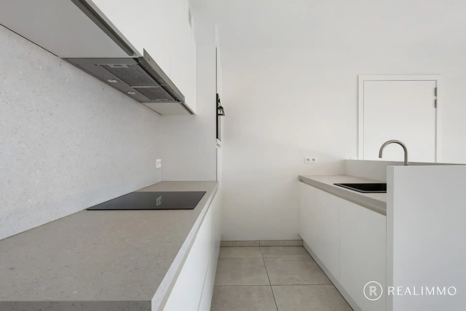 Instapklaar nieuwbouwappartement in hartje Desselgem foto 8