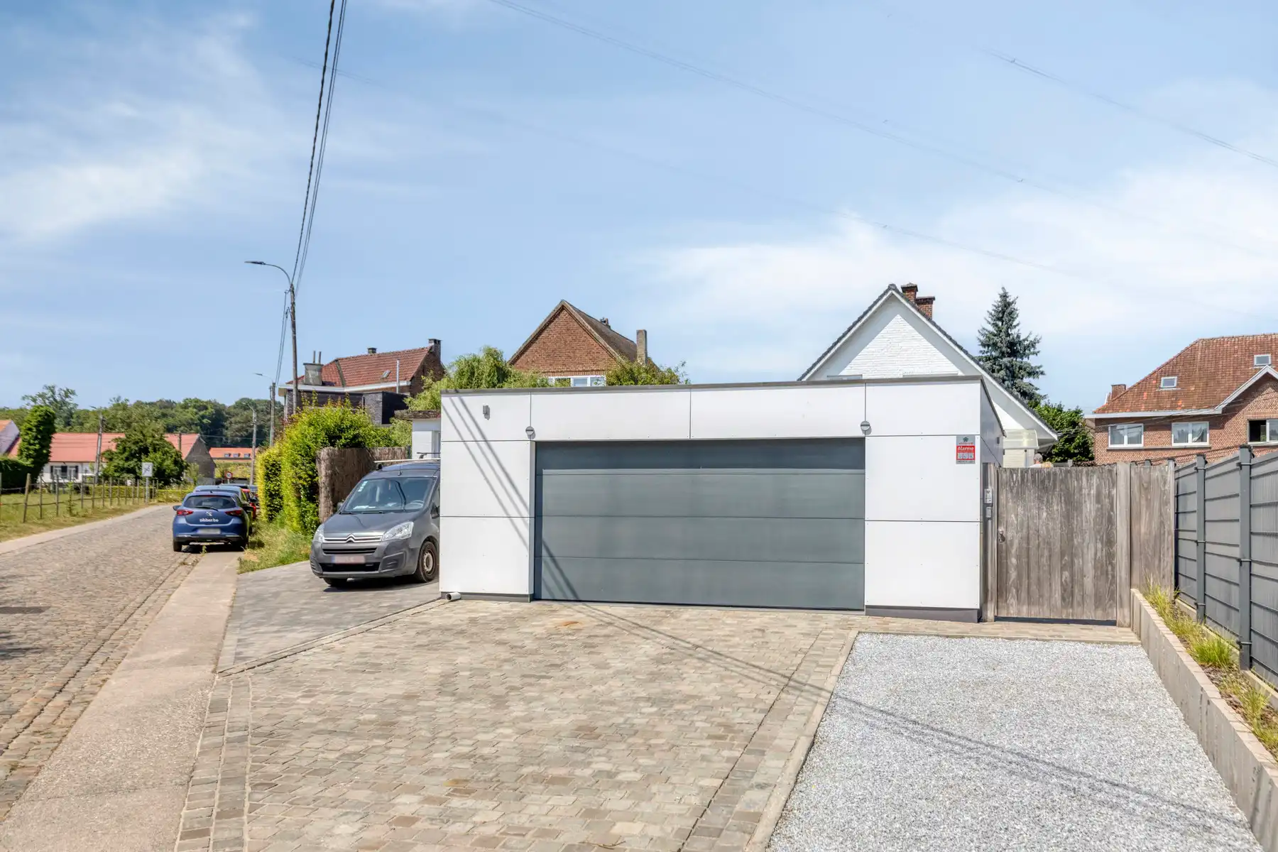 Charmante villa op toplocatie met ruime garage foto 30