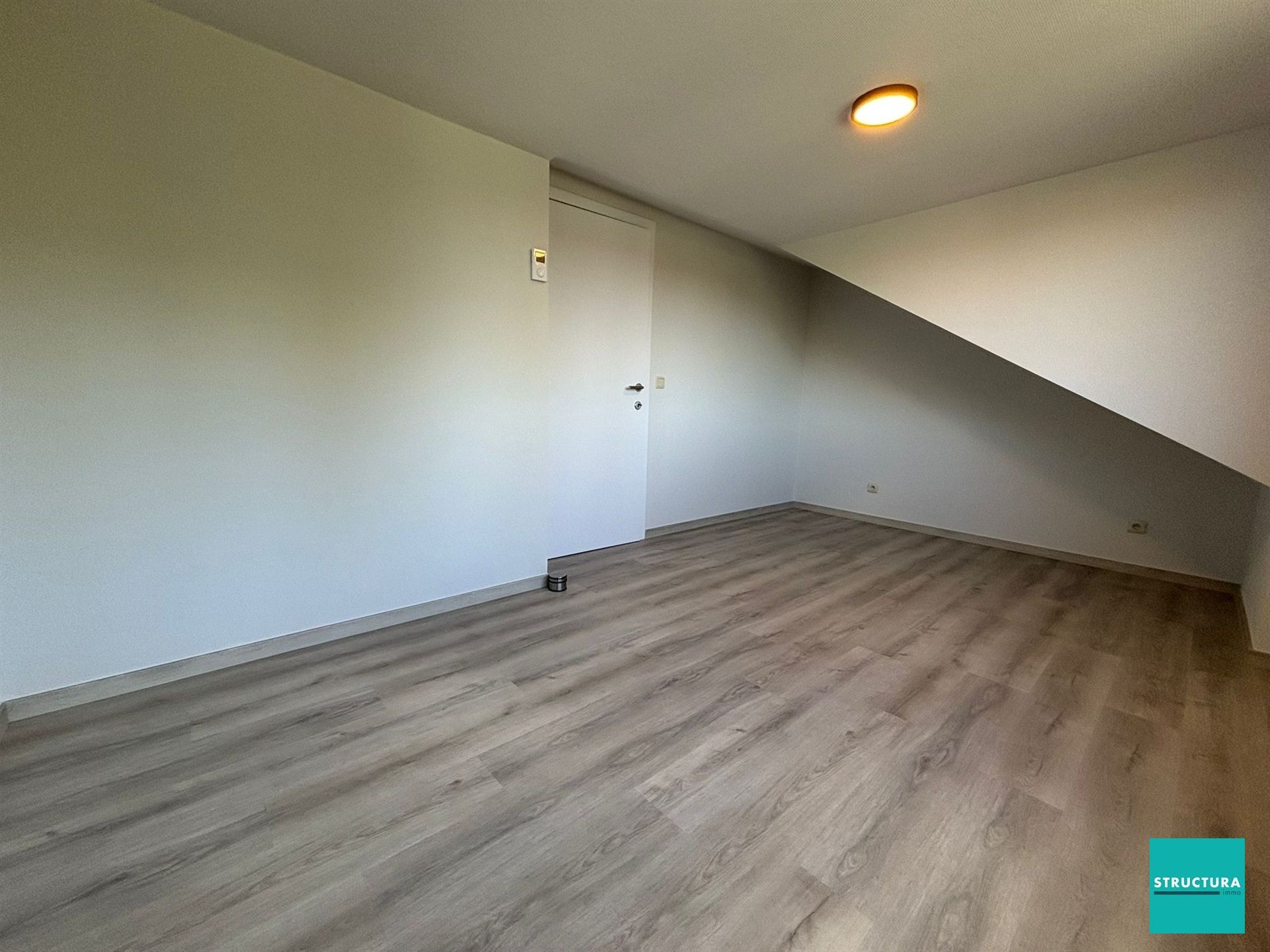 Gerenoveerd duplex appartement met ruim terras foto 15