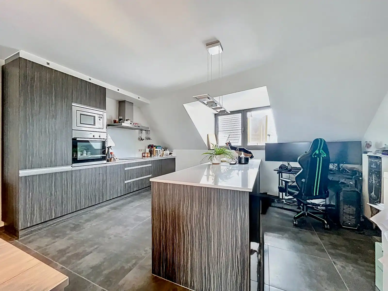 Prachtig duplexappartement met 2 SLPK, Terras & Staanplaats! foto 6