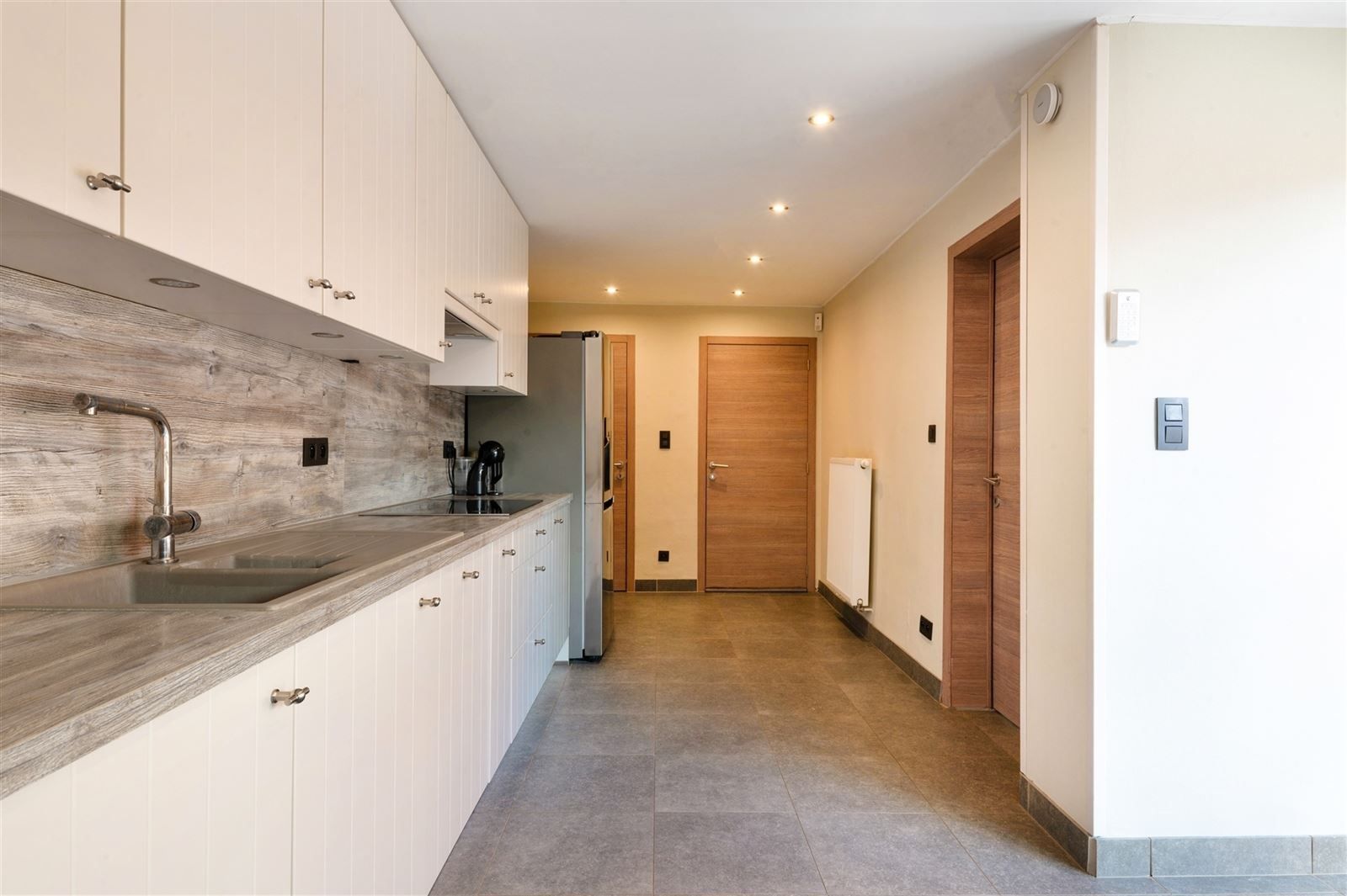 Gerenoveerde gezinswoning met tuin en garage op 6are70 foto 4